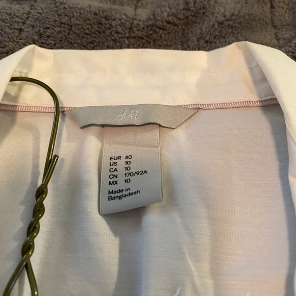 BUNDLE OF 3 - Women’s Button Down Shirts - Picture 5 of 13